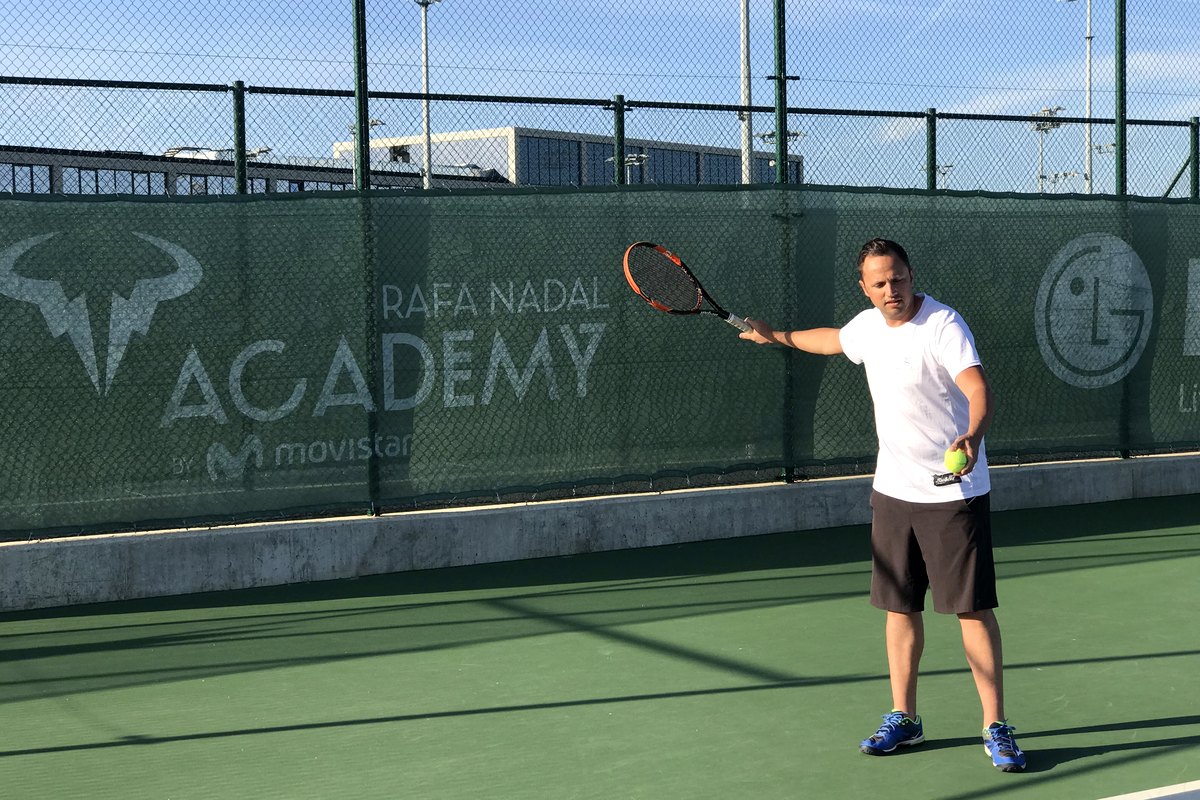 Riccardo Riosa in campo alla Rafa Nadal Academy